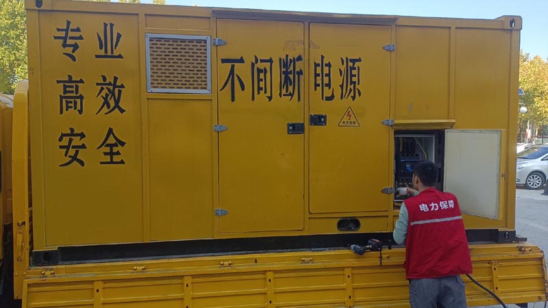 朝阳柴油发电机组和UPS电源配合使用时，如何避免切换过程中的电力中断？